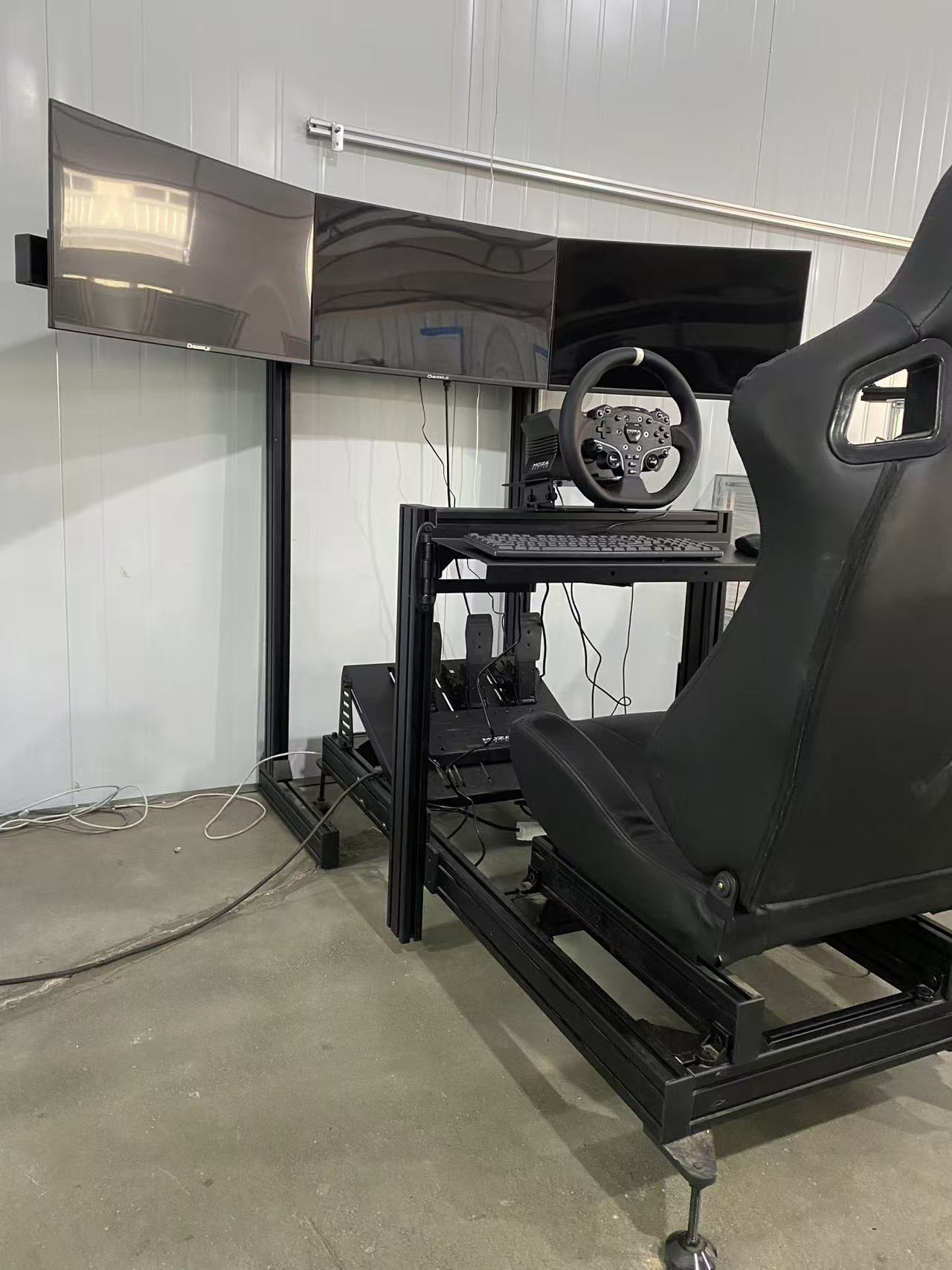 R5, Set Rakitan Lengkap Basis  - Triple Monitor Stand Sim Racing ulasan dan harga
